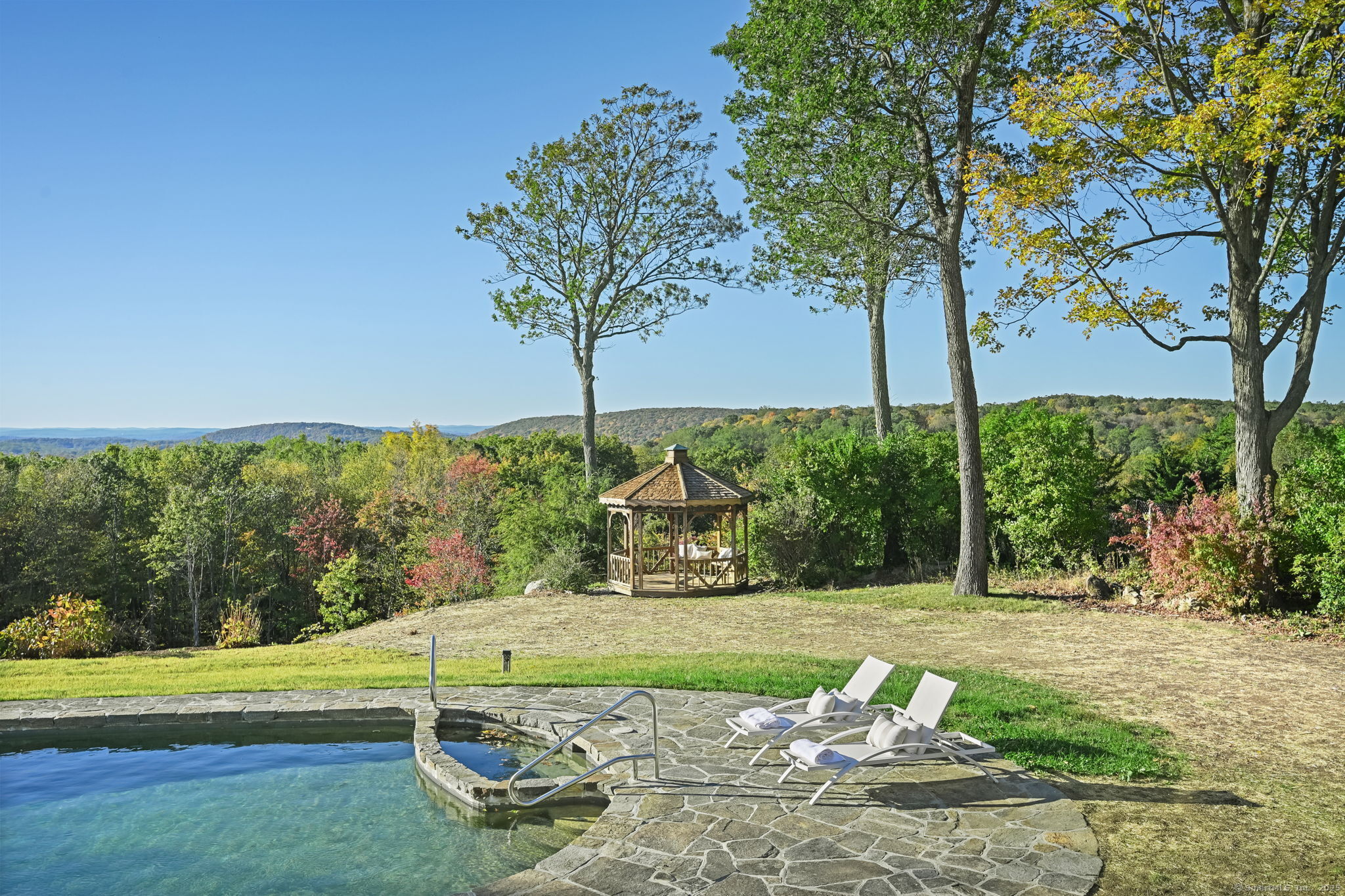 71 Peaceable Ridge Road