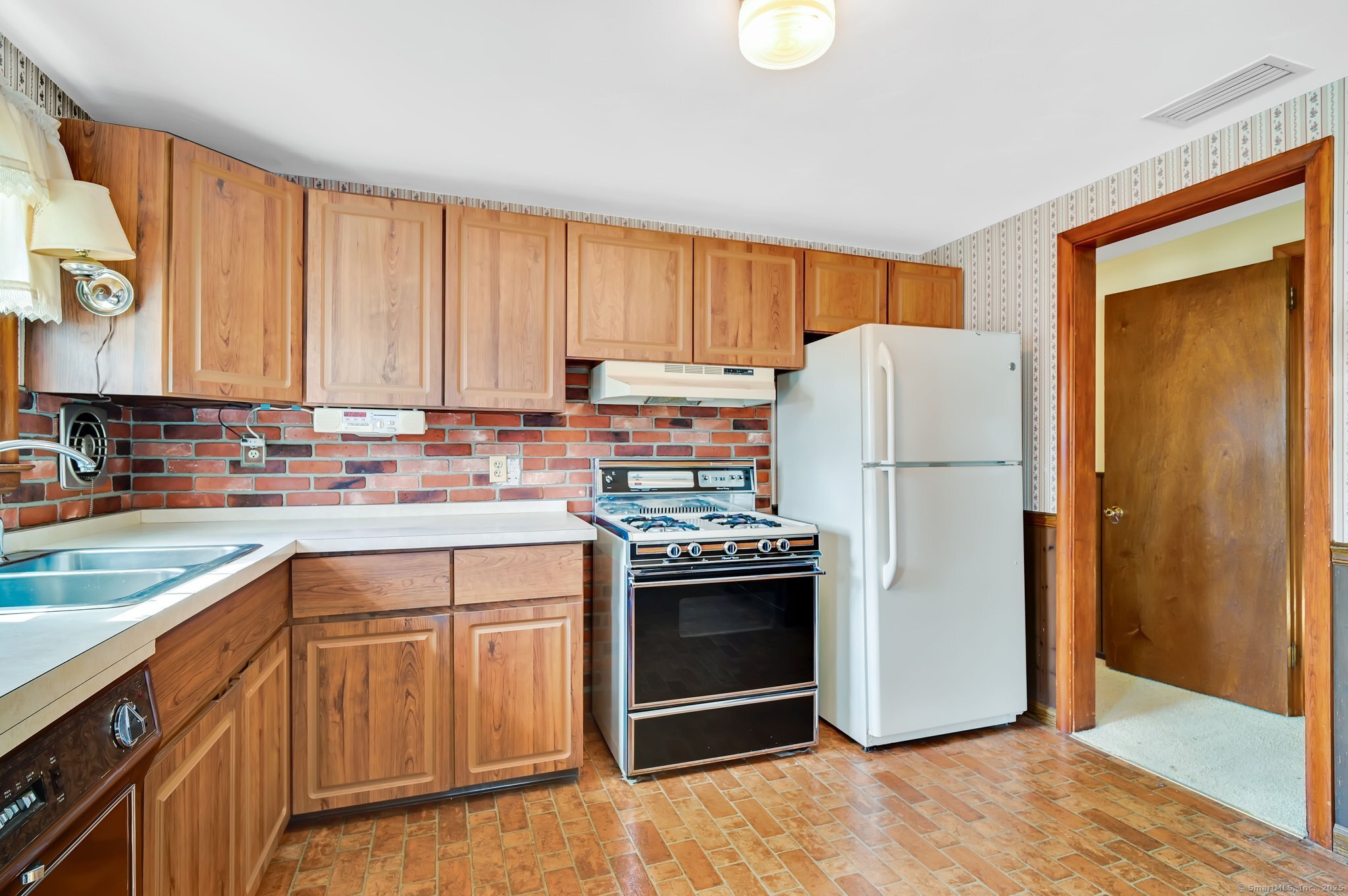 51 Depietro Drive, East Hartford, Connecticut image 10