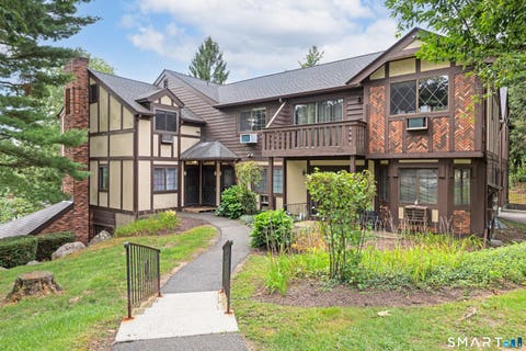 Condo For Sale - 7 Falmouth Court #7<br/> Brookfield, CT 06804