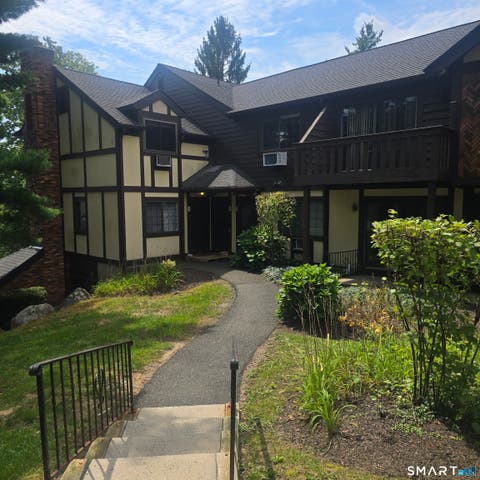 Photo of 7 Falmouth Court #7, Brookfield, CT 06804 (MLS # 24200852)