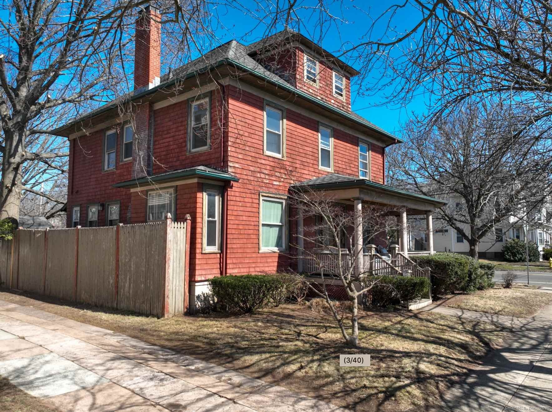 Maple Street, New Haven, Connecticut - 6 Bedrooms  
3 Bathrooms  
10 Rooms - 
