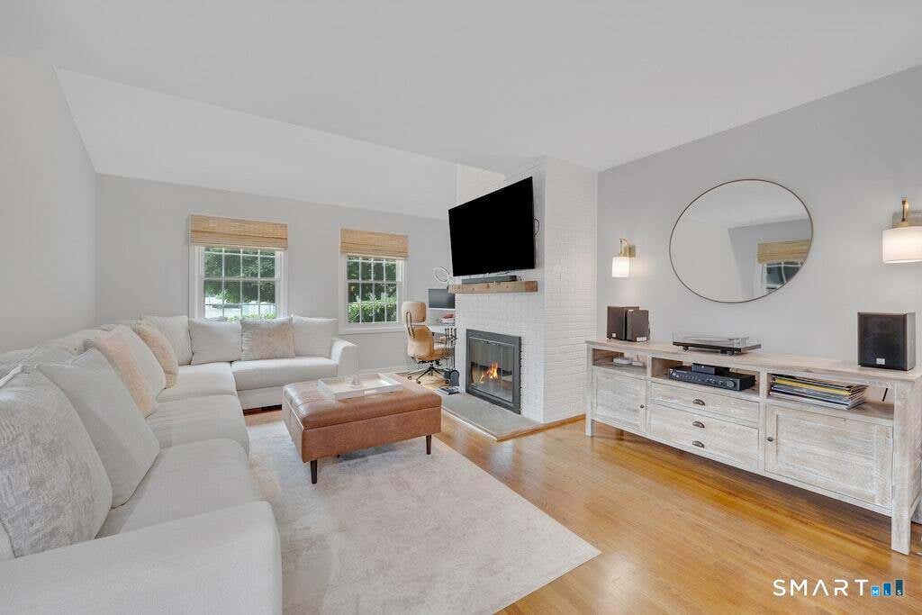 Photo of 28 Paisley Lane #28, Fairfield, CT 06825 (MLS # 24191449)