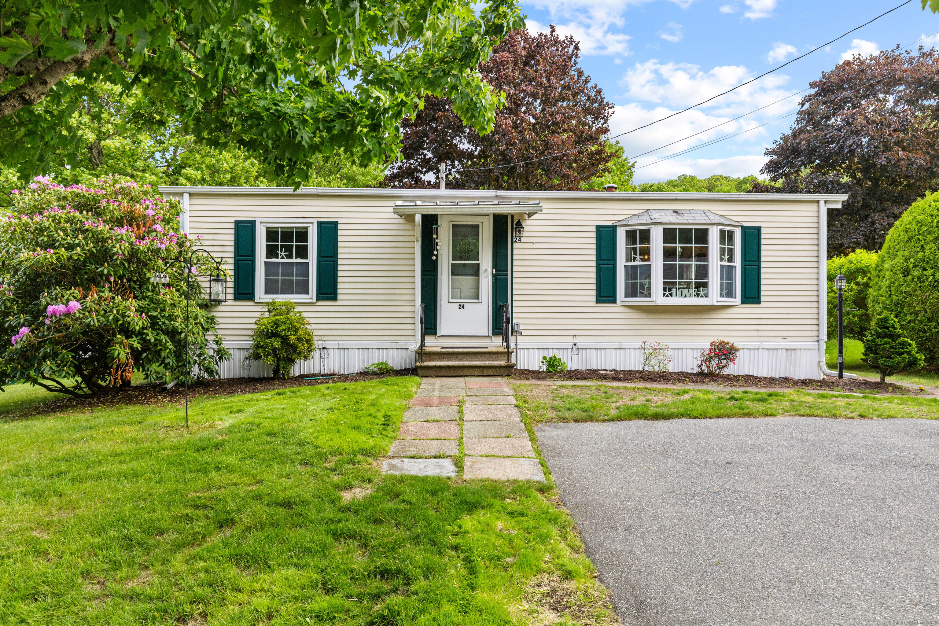 24 Boulder Trail, Killingworth, Connecticut image 1