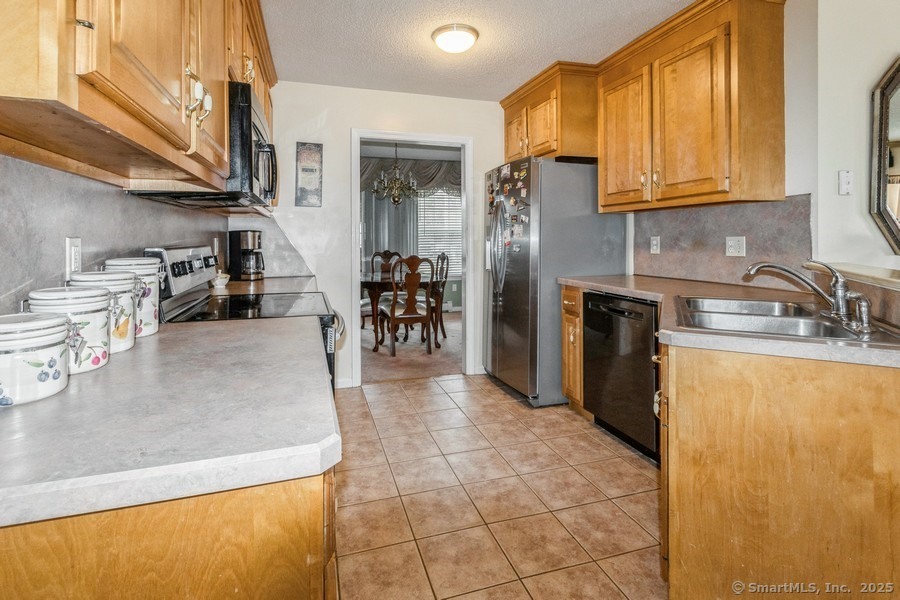11 Merli Road, Windsor, Connecticut image 8