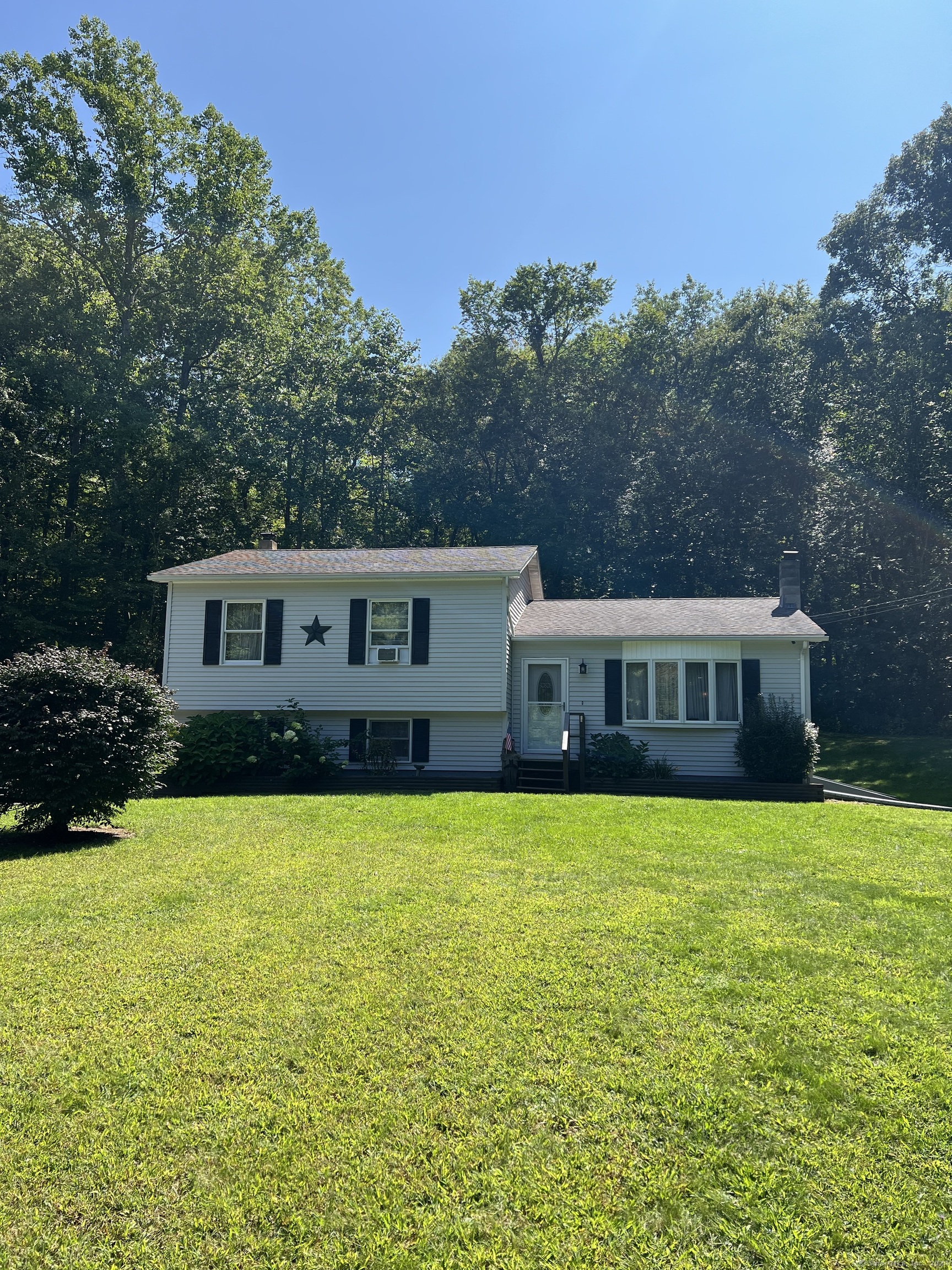 View Lebanon, CT 06249 house