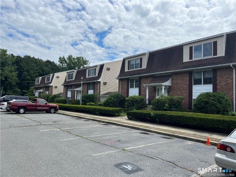 Photo of 302 Boston Post Road #16, Waterford, CT 06385 (MLS # 24205449)