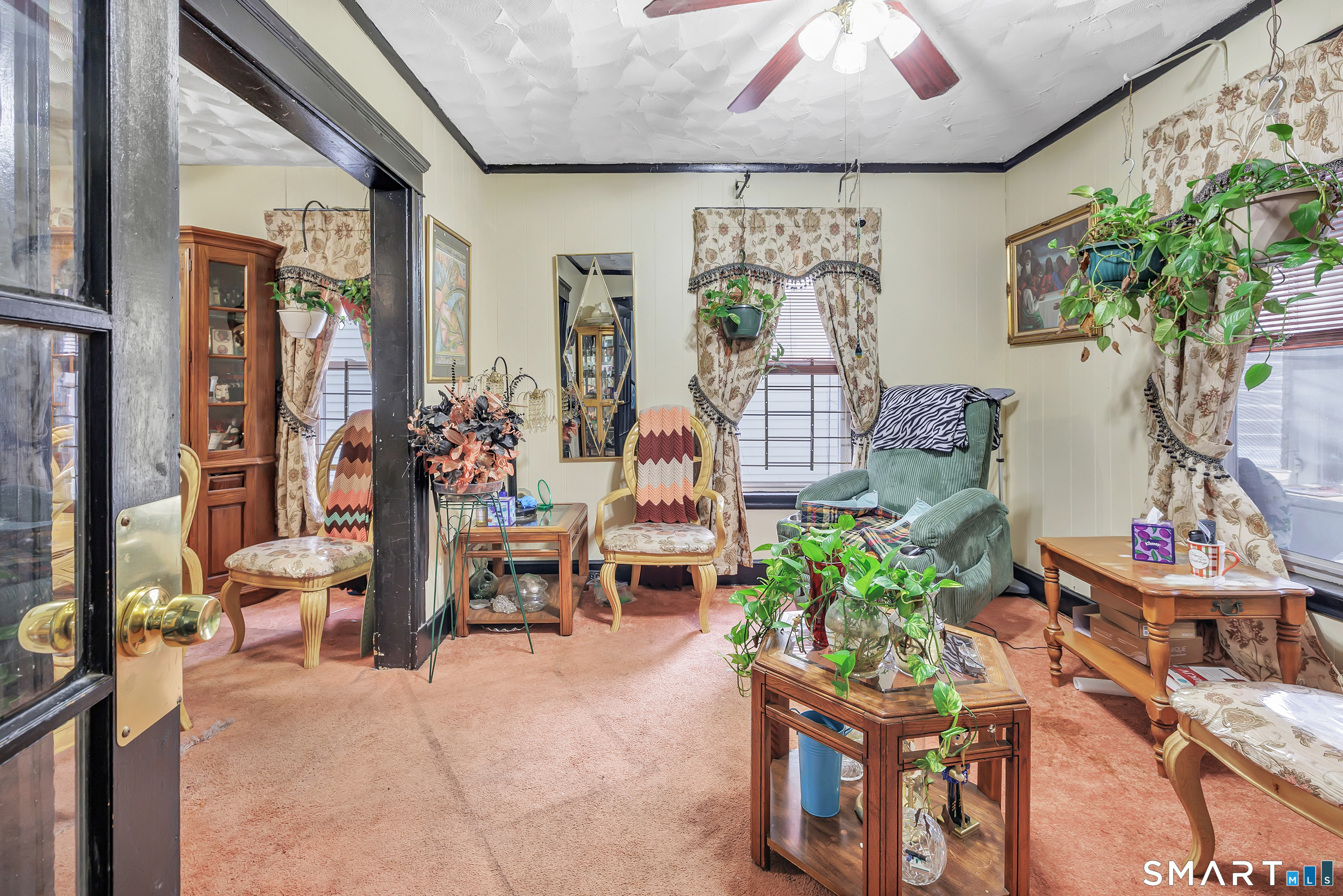 327 Shelton Avenue
