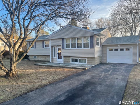 Homes For Rent - 7 Riverbend Drive<br/> Stonington, CT 06355