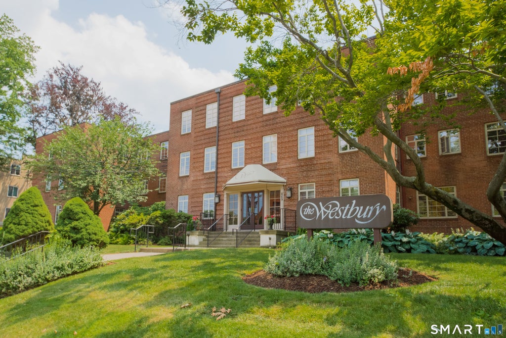 Photo of 869 Farmington Avenue #103, West Hartford, CT 06119 (MLS # 24207839)