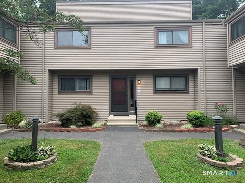 Condo For Rent - 16 Greenbriar Drive #E<br/> Hartford County, Farmington, CT 06032