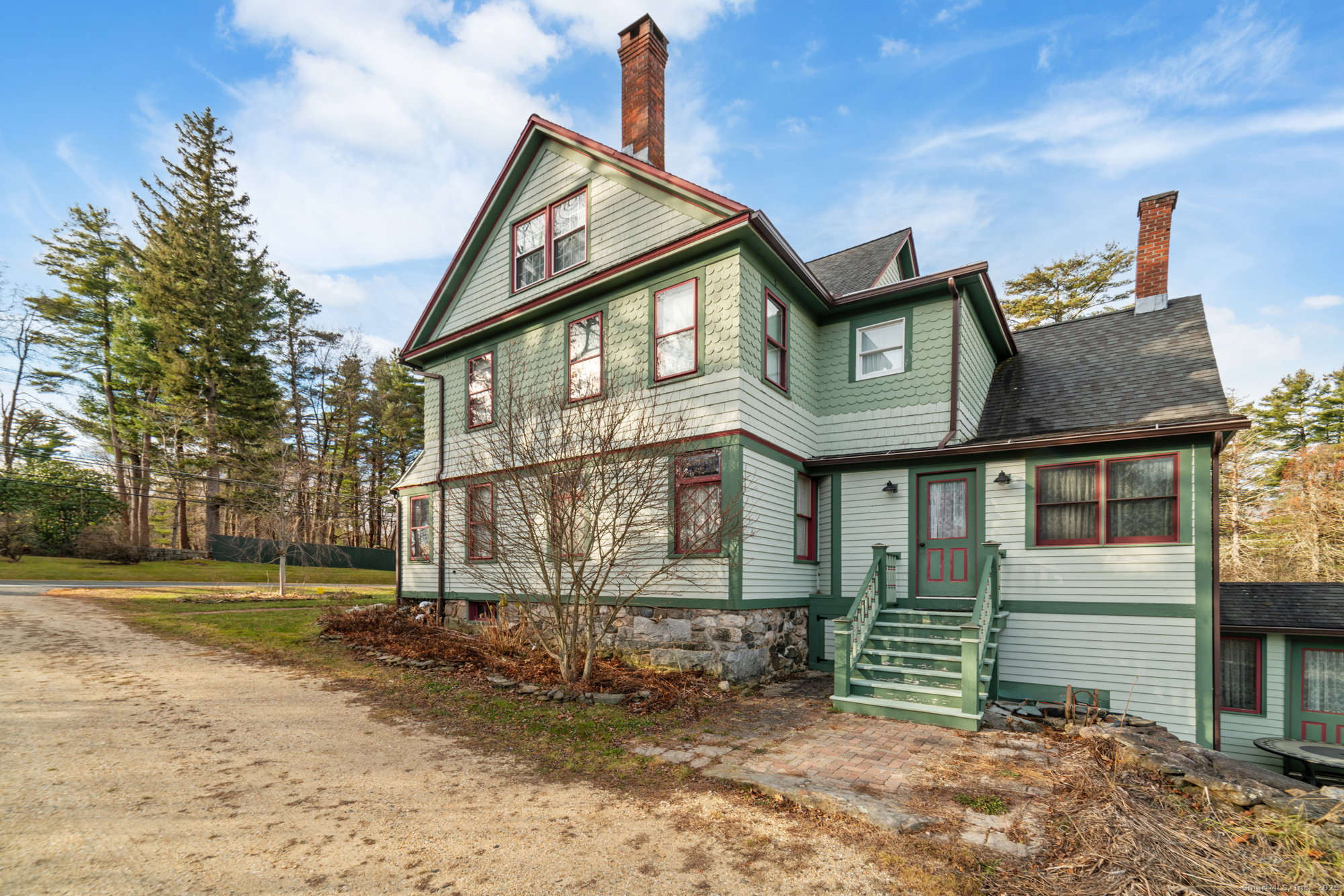 93 Greenwoods Road East