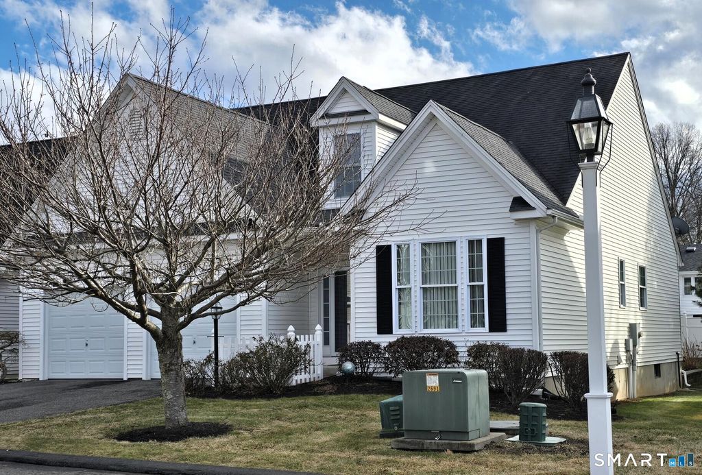 Photo of 39 Phillips Farm Road #39, East Hartford, CT 06118 (MLS # 24149377)