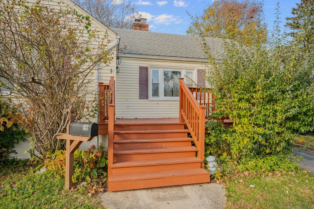 Photo of 19 Dart Street, New London, CT 06320 (MLS # 24134815)