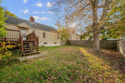 Tiny photo for 19 Dart Street, New London, CT 06320 (MLS # 24134815)