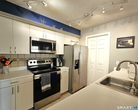 Tiny photo for 14 Forest Glen Circle #13, Middletown, CT 06457 (MLS # 24206382)
