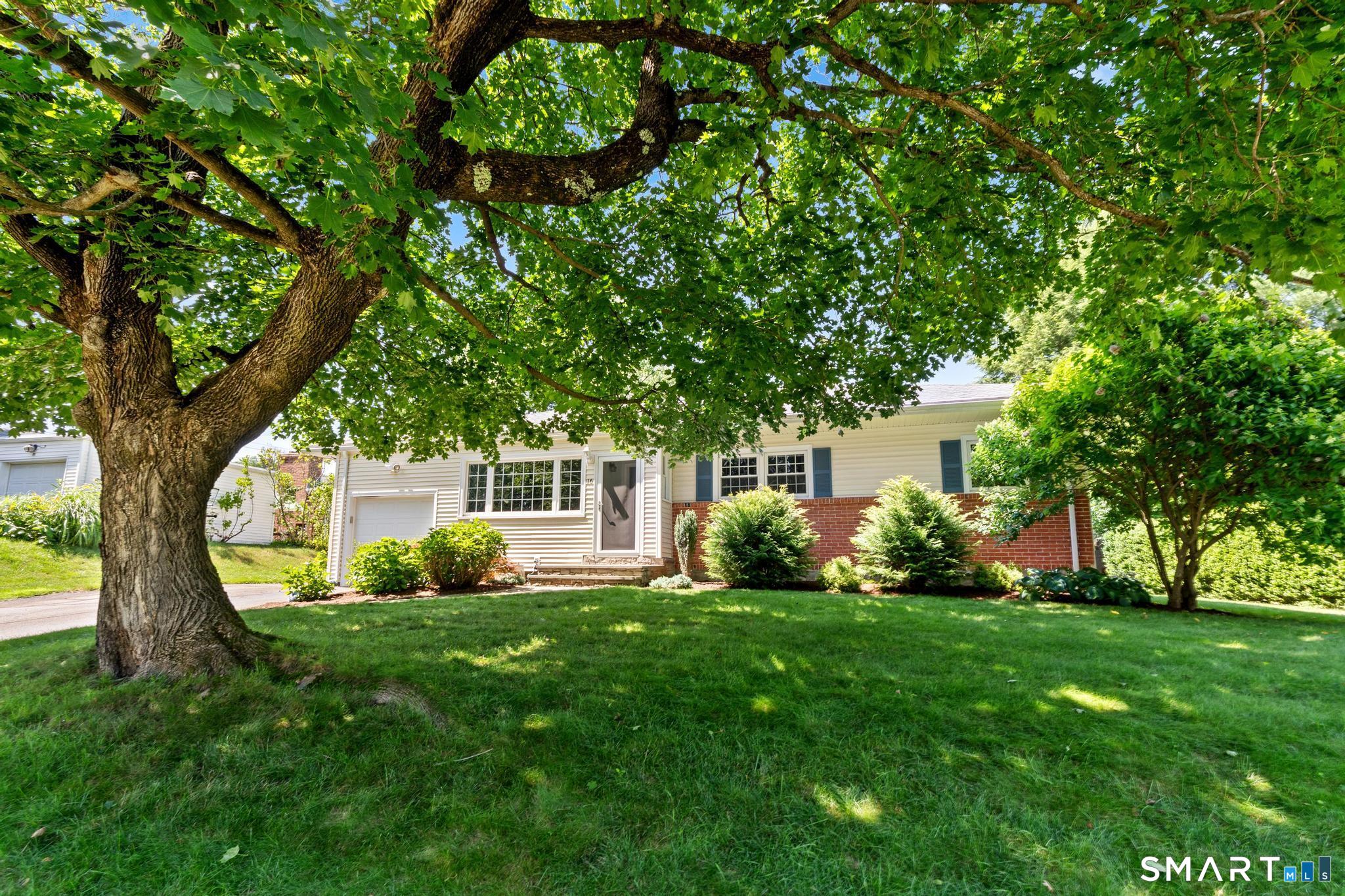 16 East Maxwell Drive