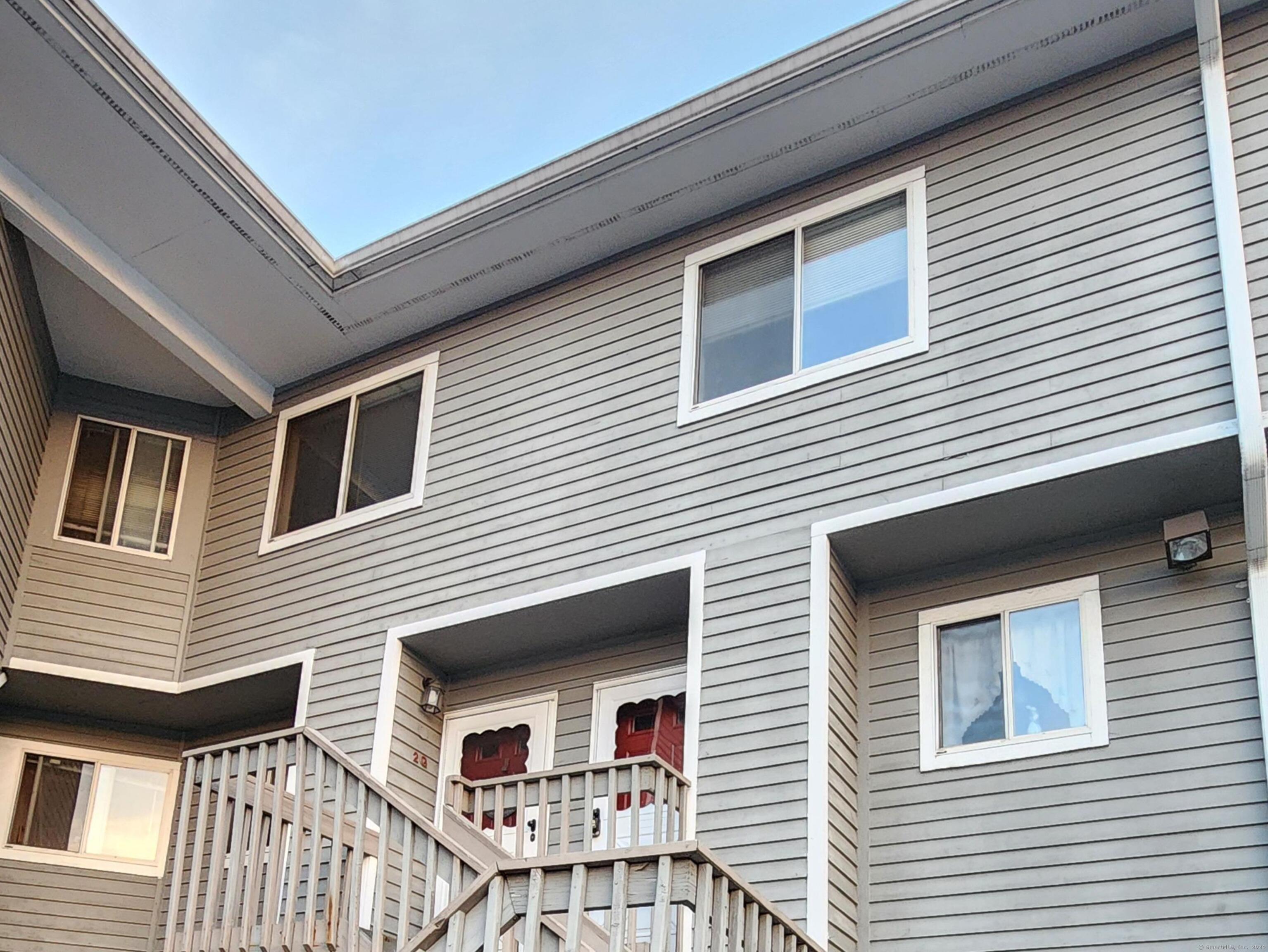 202 Main Street Apt 3G, West Haven, Connecticut - 2 Bedrooms  
2 Bathrooms  
4 Rooms - 