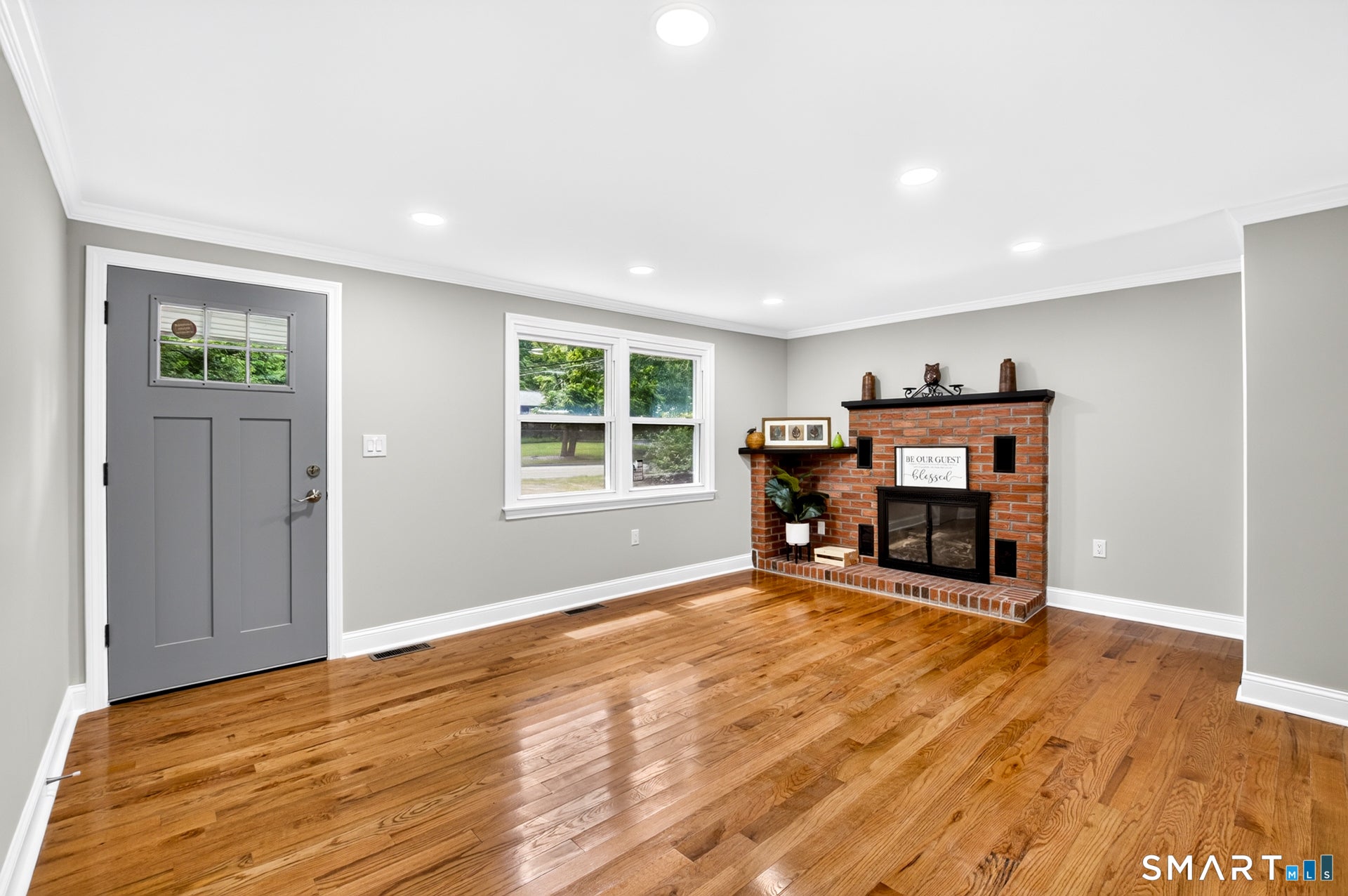 10 Laurel Lane