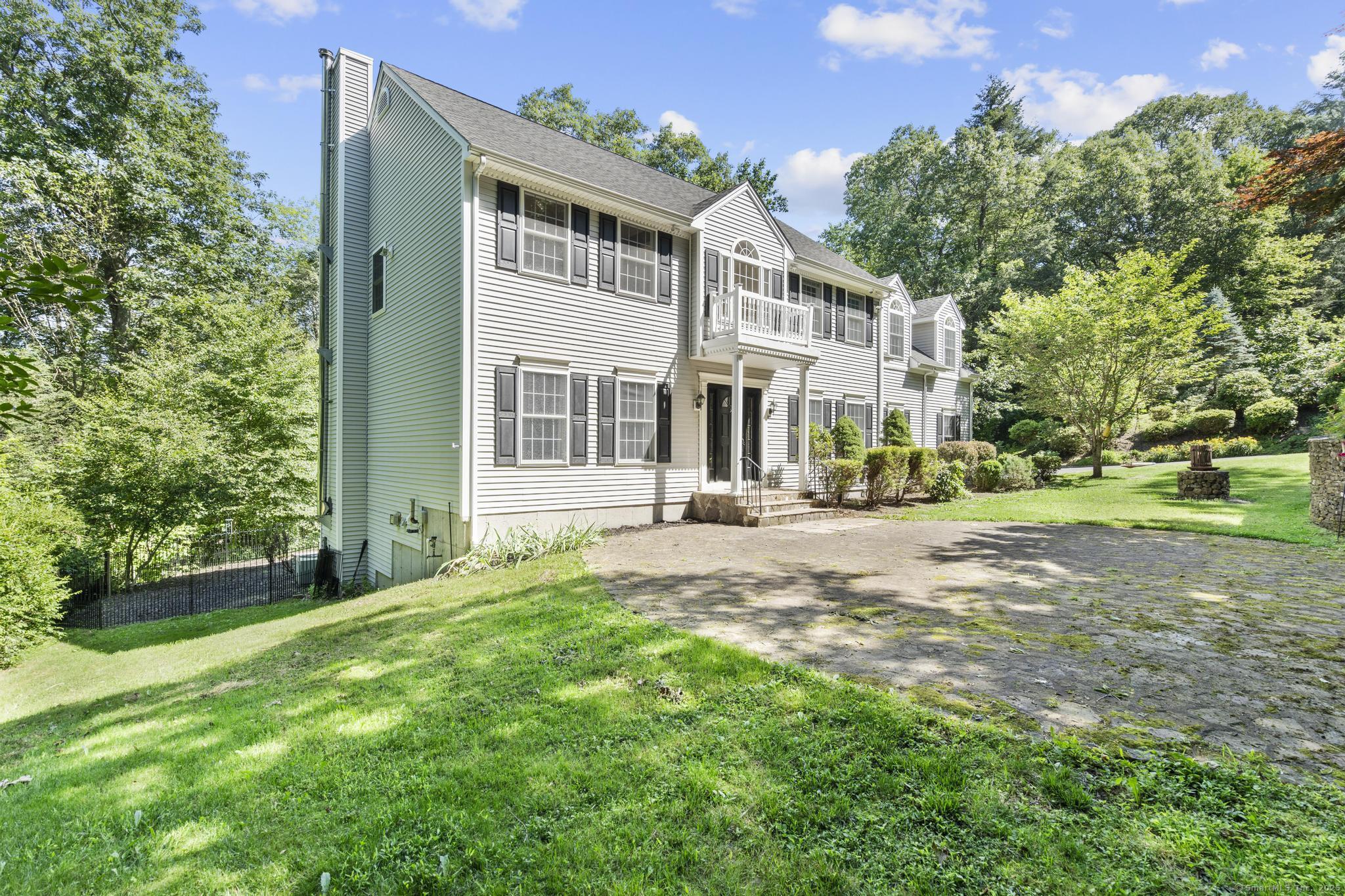 44 Oakmont Trail