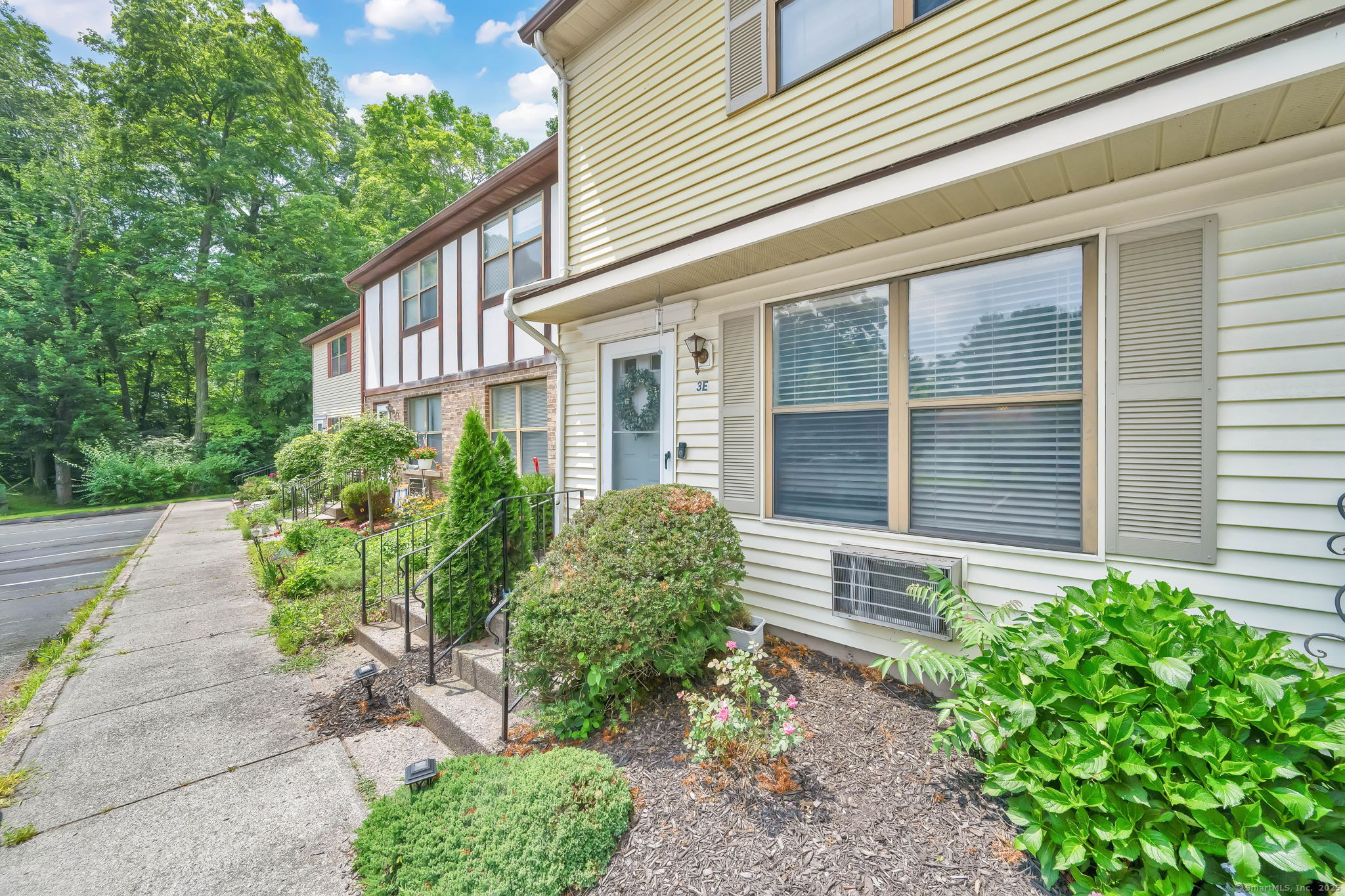 996 Meriden Waterbury Turnpike APT 3E