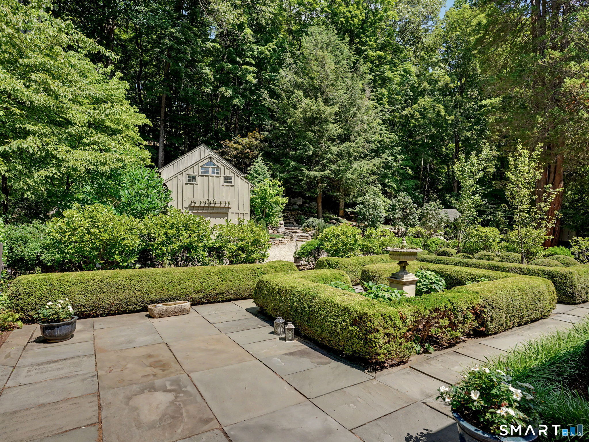 4 Hidden Hill Road
