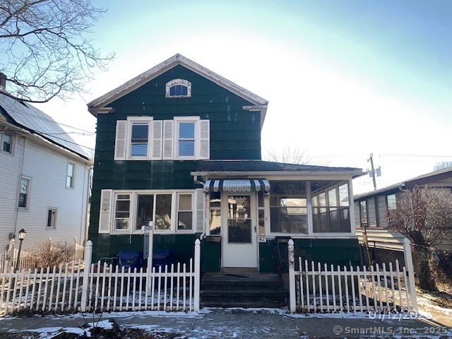 York Street, West Haven, Connecticut - 3 Bedrooms  
2 Bathrooms  
8 Rooms - 