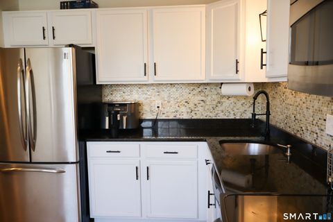 Tiny photo for 25 W Silver Street #25, Middletown, CT 06457 (MLS # 24163138)