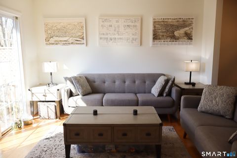 Tiny photo for 25 W Silver Street #25, Middletown, CT 06457 (MLS # 24163138)