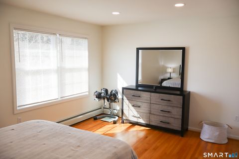 Tiny photo for 25 W Silver Street #25, Middletown, CT 06457 (MLS # 24163138)