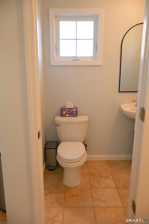 Tiny photo for 25 W Silver Street #25, Middletown, CT 06457 (MLS # 24163138)