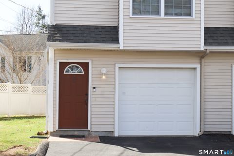 Tiny photo for 25 W Silver Street #25, Middletown, CT 06457 (MLS # 24163138)