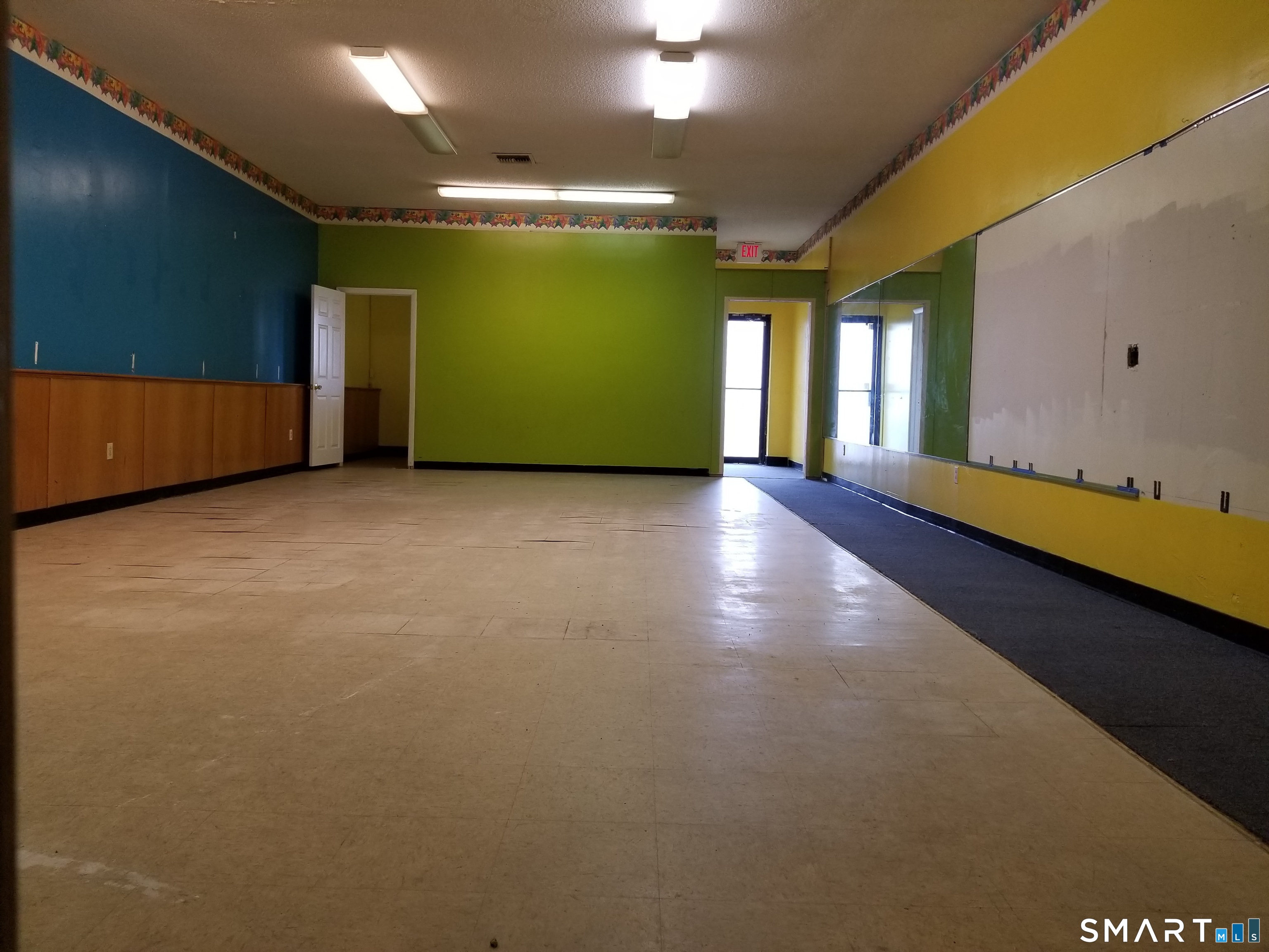 122 Prospect Hill Road 16-17