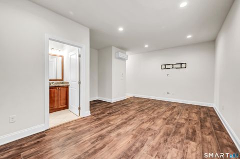 Tiny photo for 10 Putnam Lane #10, Danbury, CT 06810 (MLS # 24144602)