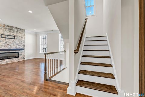 Tiny photo for 10 Putnam Lane #10, Danbury, CT 06810 (MLS # 24144602)