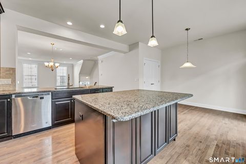 Tiny photo for 10 Putnam Lane #10, Danbury, CT 06810 (MLS # 24144602)