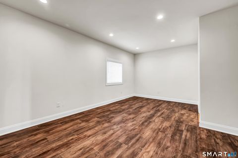 Tiny photo for 10 Putnam Lane #10, Danbury, CT 06810 (MLS # 24144602)