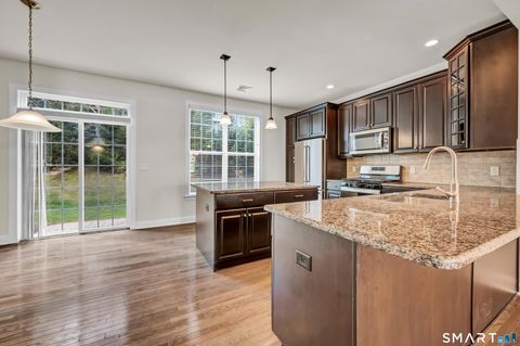 Tiny photo for 10 Putnam Lane #10, Danbury, CT 06810 (MLS # 24144602)