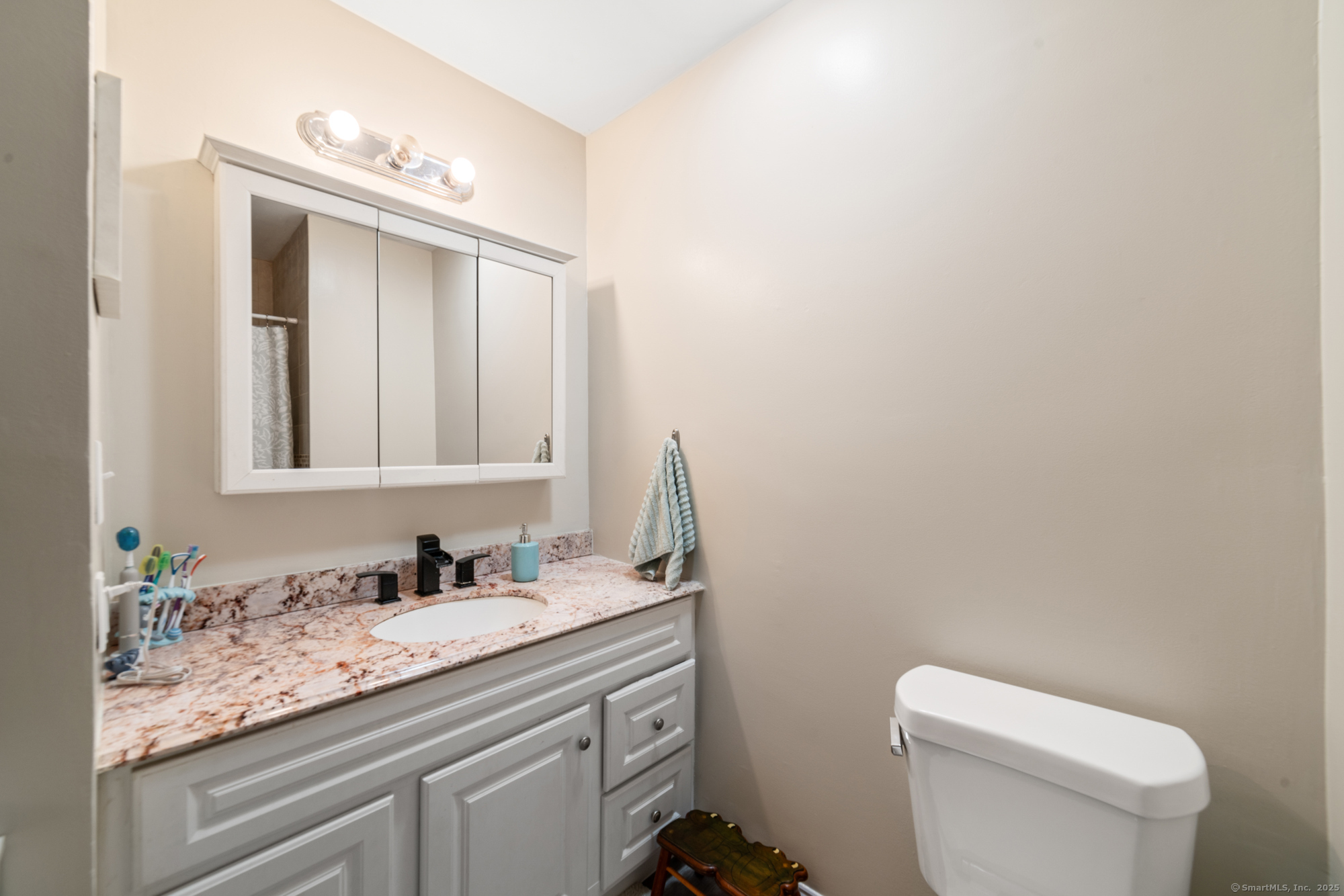 653 Skokorat Road, Beacon Falls, Connecticut image 21