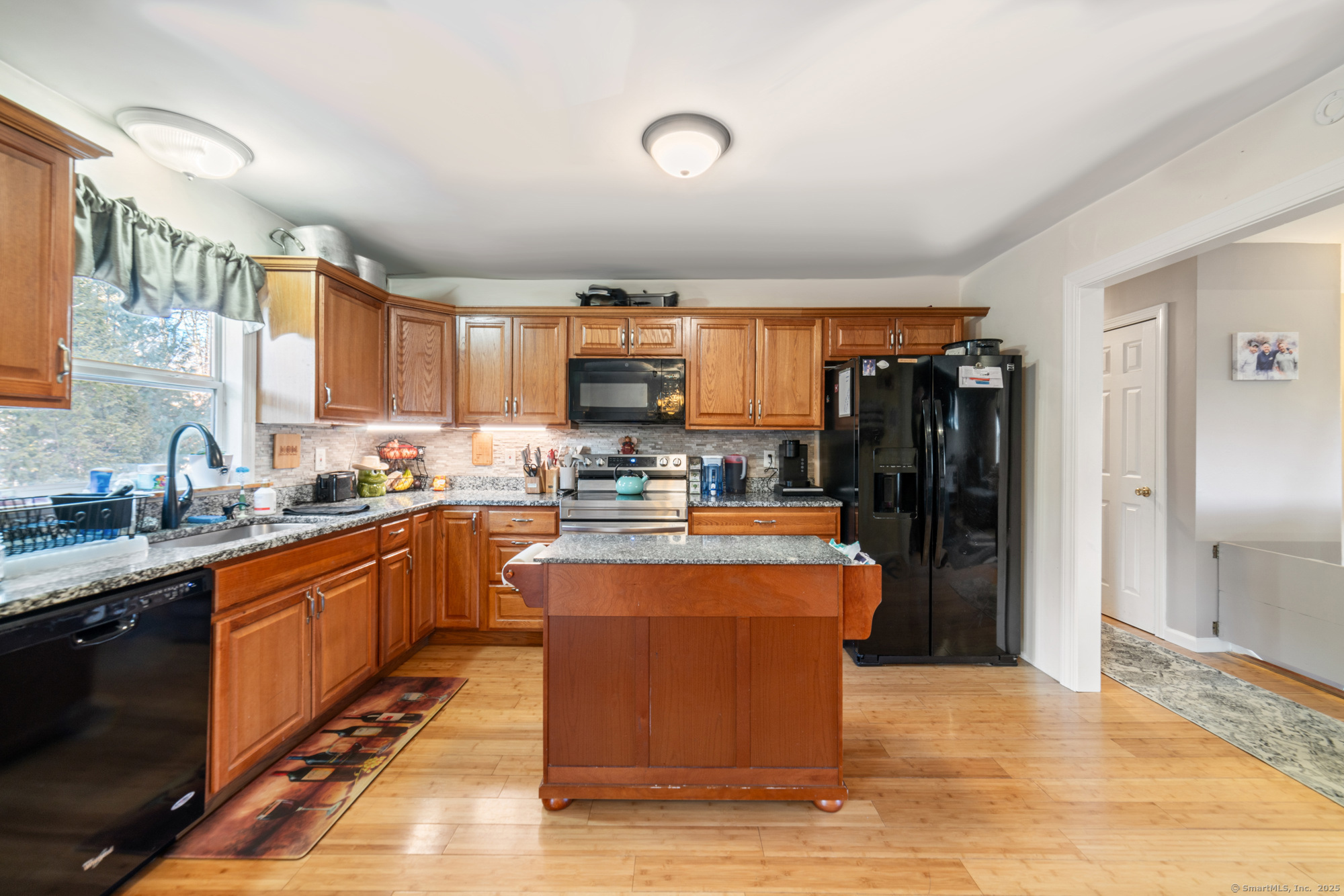 653 Skokorat Road, Beacon Falls, Connecticut image 9