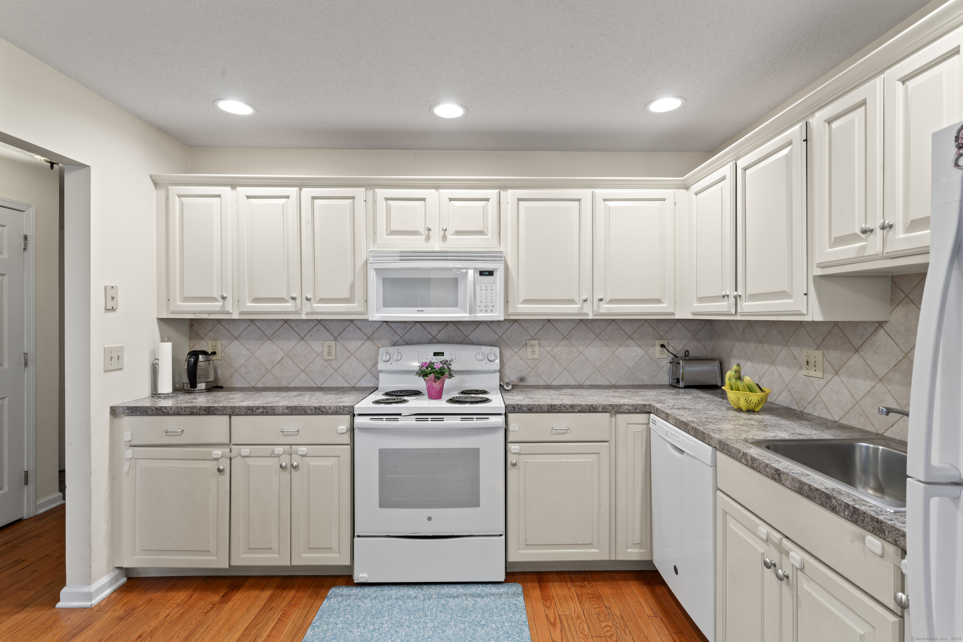 629 Danbury Road #APT 38, Ridgefield, Connecticut image 12