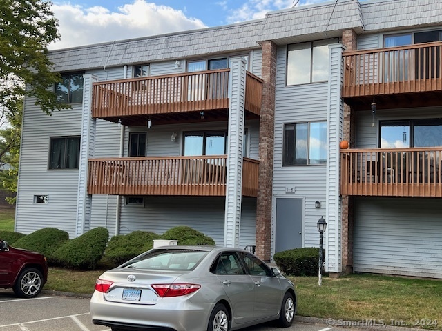 3 Birch Court 3, Cromwell, Connecticut - 1 Bedrooms  
1 Bathrooms  
4 Rooms - 