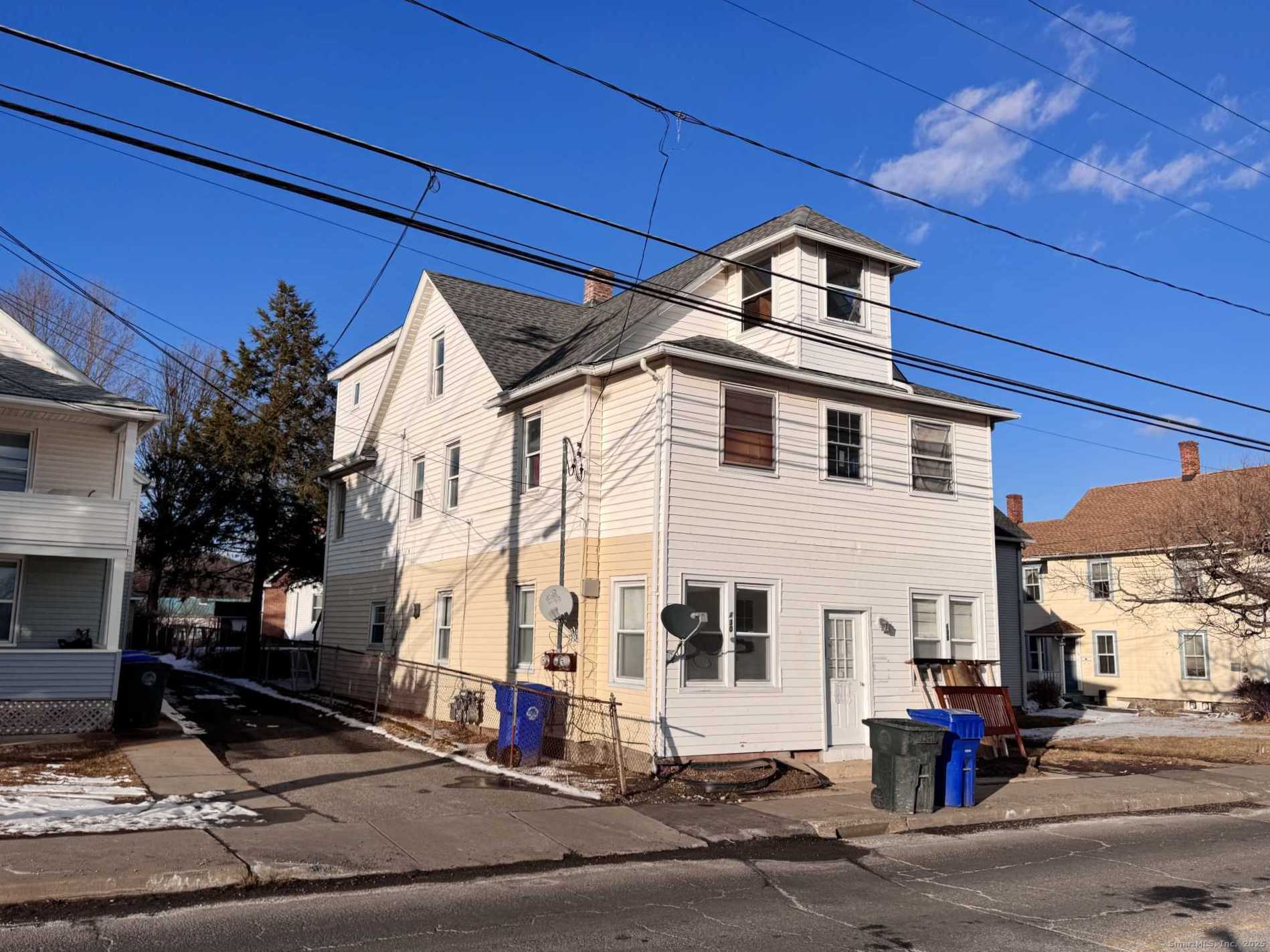 130 N Elm Street 1, Torrington, Connecticut - 2 Bedrooms  
1 Bathrooms  
5 Rooms - 