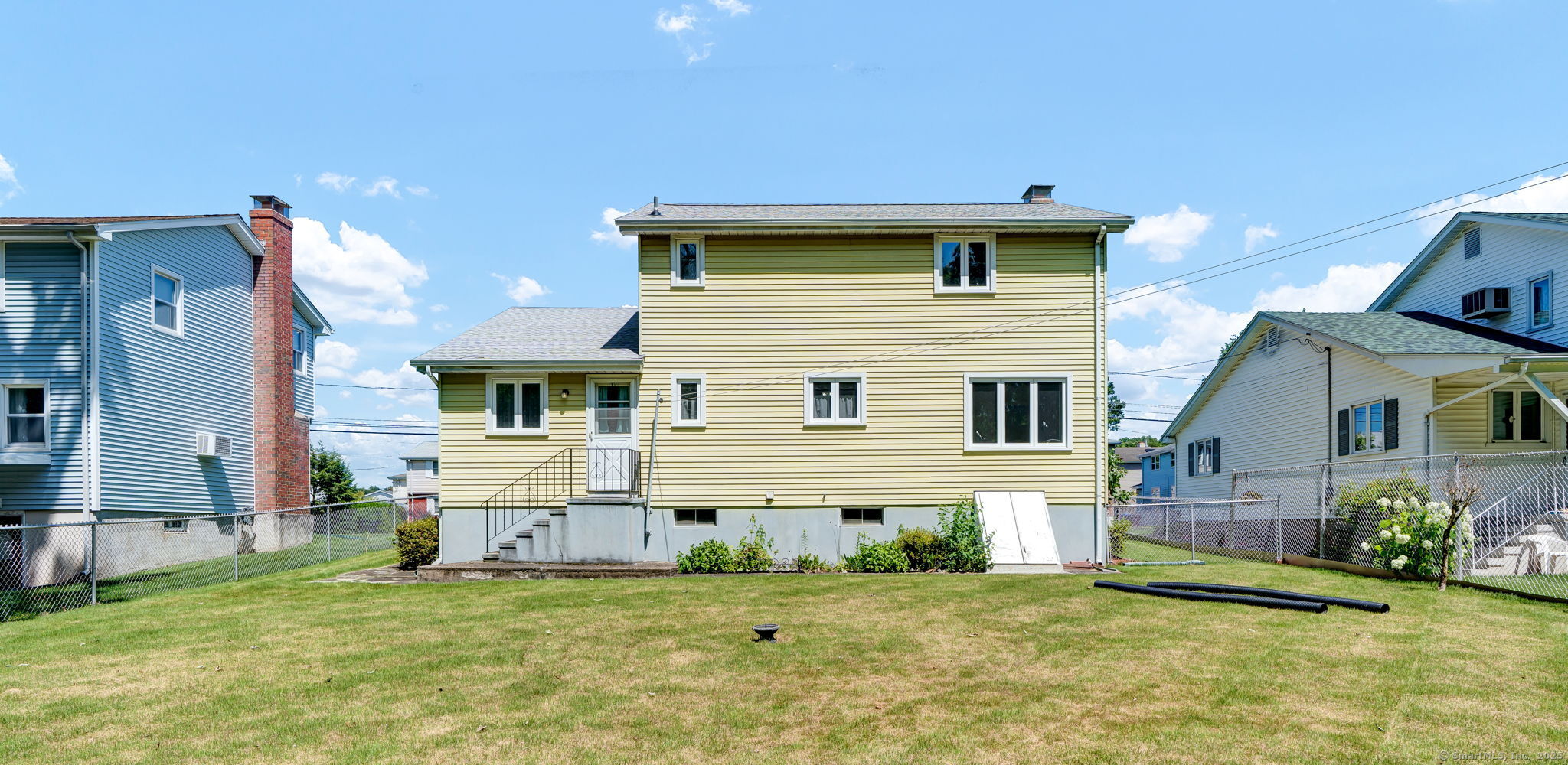 New Britain, Connecticut 06053, United States, 3 Bedrooms Bedrooms, ,2 BathroomsBathrooms,Residential,Pending,159707