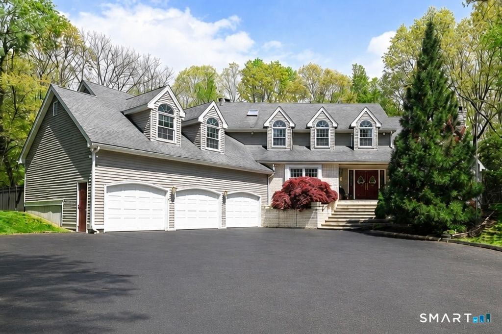 Photo of 59 Greenbriar Road, Oxford, CT 06478 (MLS # 24173679)
