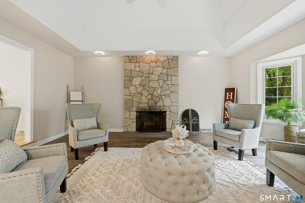 Photo of 59 Greenbriar Road, Oxford, CT 06478 (MLS # 24173679)