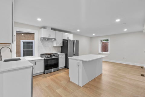Multifamily For Rent - 1546 Chapel Street #3<br/> New Haven, CT 06511