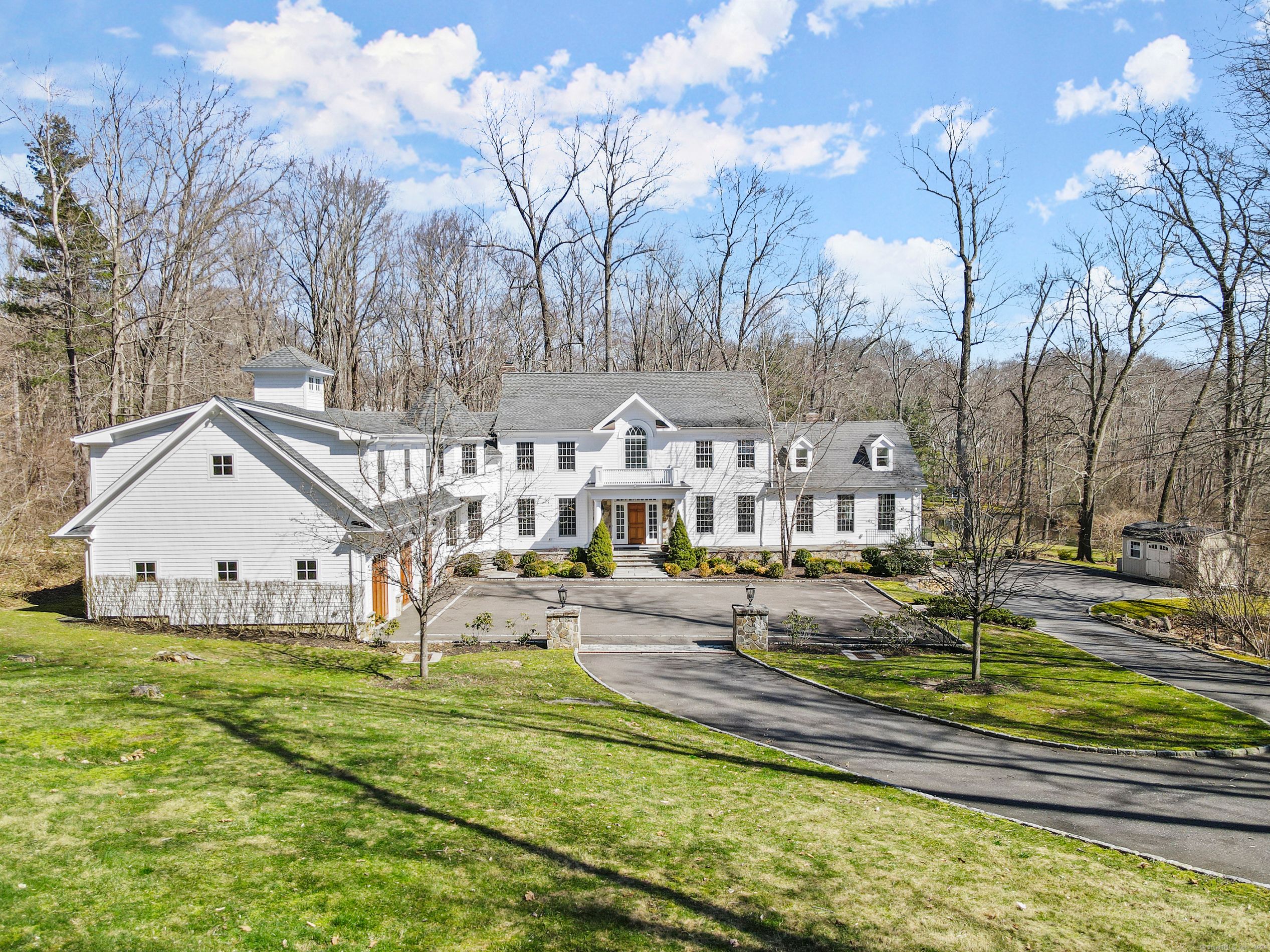 Property for Sale at 323 Smith Ridge Road, New Canaan, Connecticut - Bedrooms: 5 
Bathrooms: 6.5 
Rooms: 11  - $2,795,000