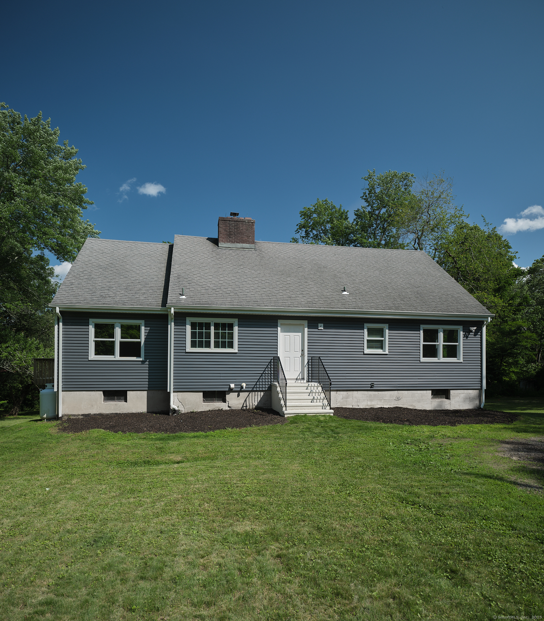 22 Lonetown Road