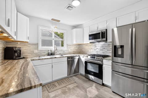 Tiny photo for 11 River Mead #11, Avon, CT 06001 (MLS # 24193847)