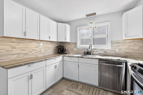 Tiny photo for 11 River Mead #11, Avon, CT 06001 (MLS # 24193847)